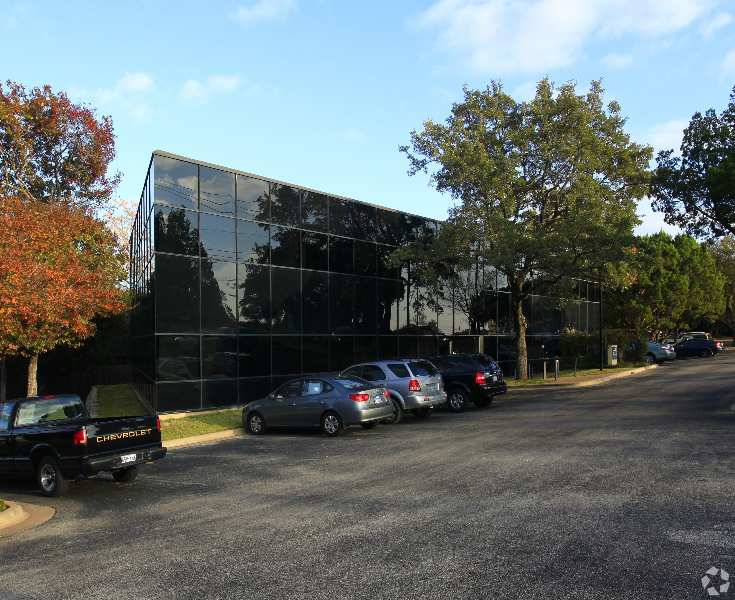 Exterior Photograph of Office Condo Building in Westlake, Texas