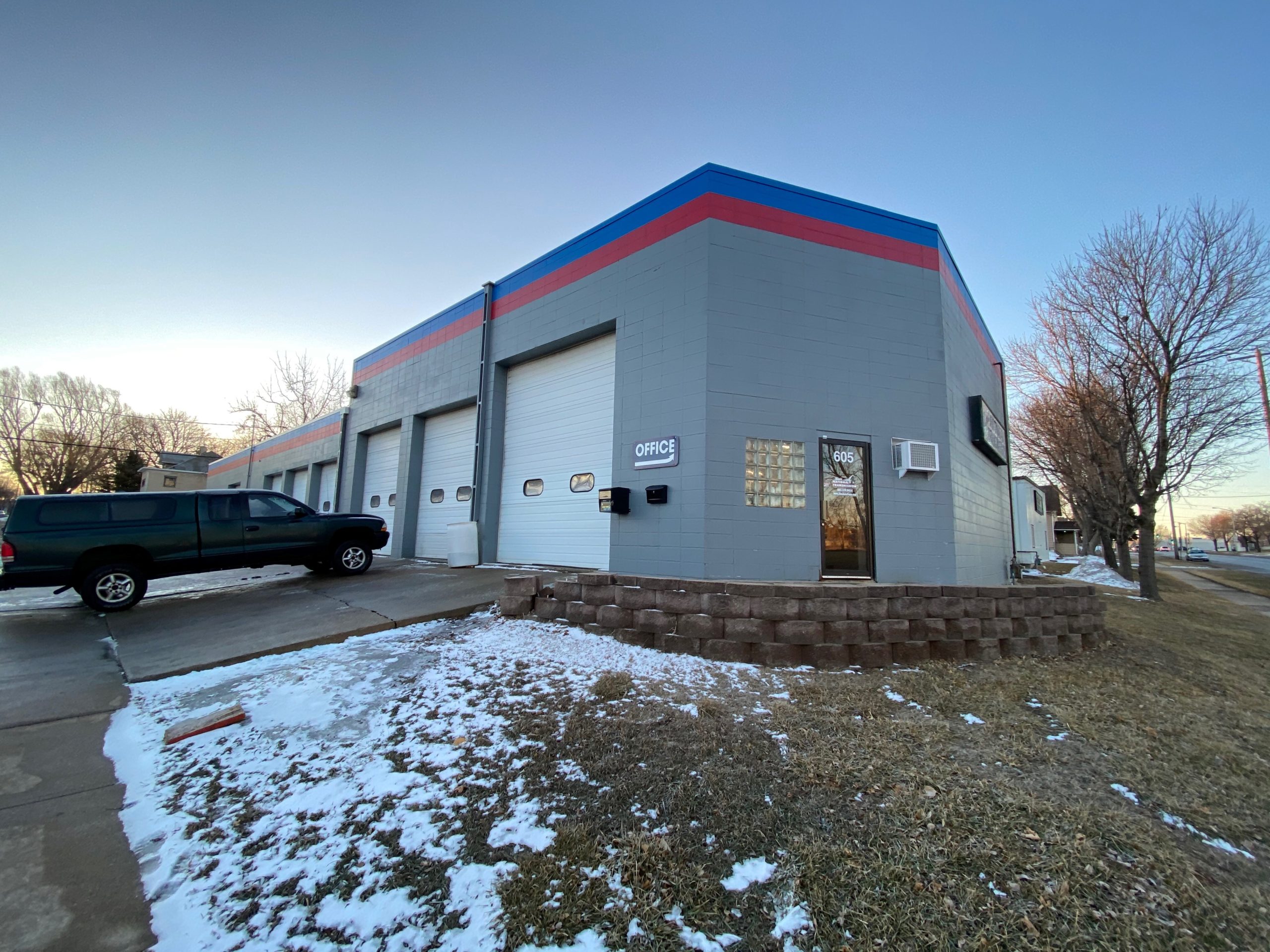 Exterior Photograph of Jim's Transmission in Sioux Falls, South Dakota
